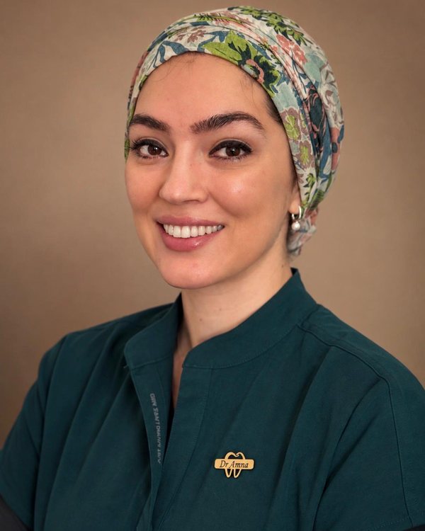 Dr Amna Khattak